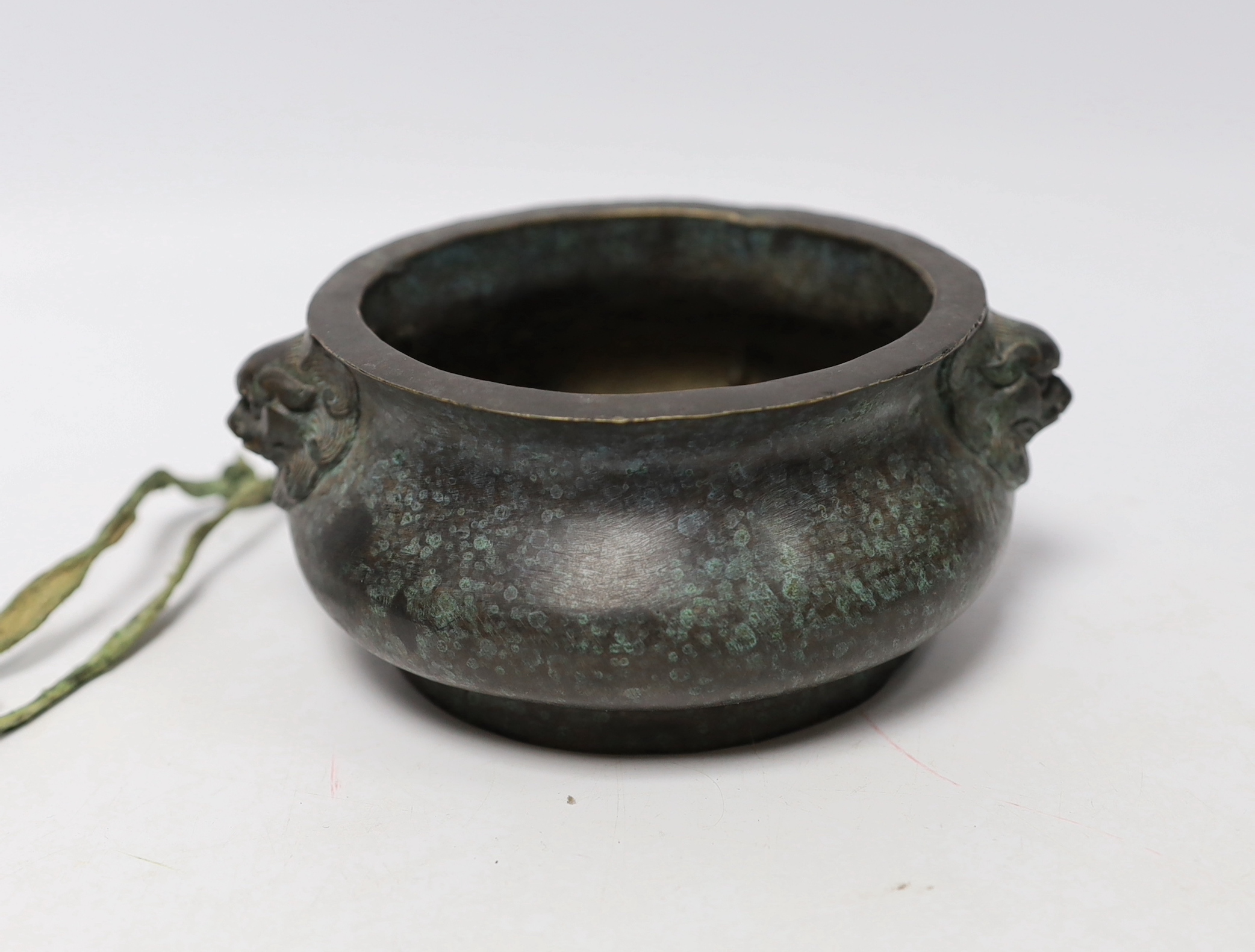 Chinese bronze censer, a Tibetan metal case, Japanese bronze lizard dish and a figure of a bird, diameter 11cm